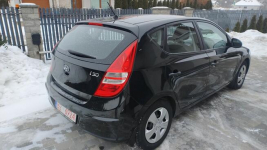 Hyundai i30 benzyna klima grzane fotele niski przebieg Konarzyce - zdjęcie 11