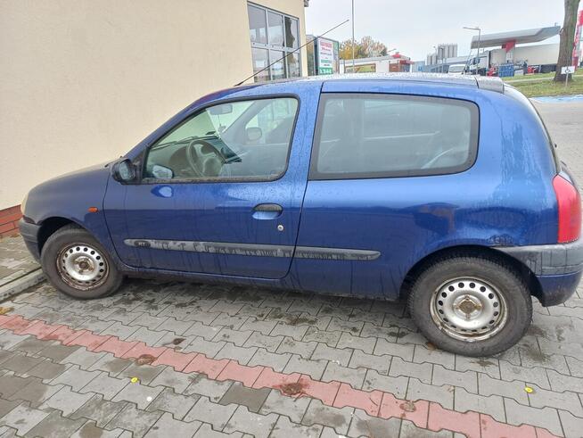 Syndyk sprzeda samochód marki Renault Clio 2001 Lubień Kujawski - zdjęcie 2