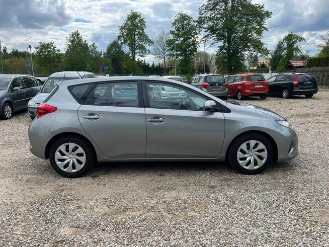 Toyota Auris 1,3 Benzyna 2014r 99KM Białogard - zdjęcie 11