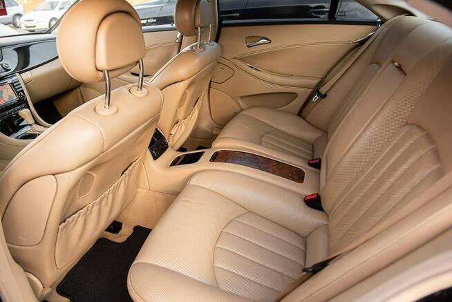 AMG CLS 500 ! 5.0i V8 306KM ! Full Opcja ! Opłacony ! Zwoleń - zdjęcie 7