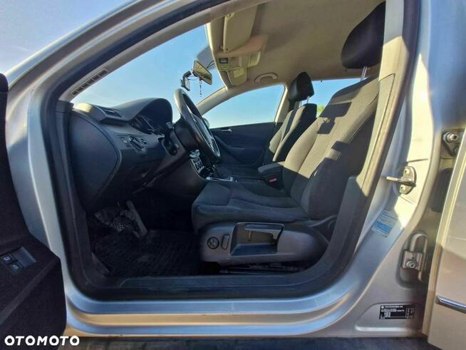 Volkswagen Passat 2.0 TDI DPF Comfortline Warszawa - zdjęcie 12