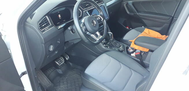 VOLKSWAGEN TIGUAN 2.0 TDI 4MOT HIGHLINE DSG 2019 ROK Szczecin - zdjęcie 8