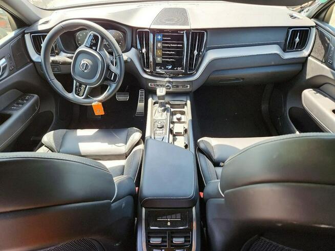 Volvo XC 60 / AWD / bogata wersja / niski przebieg Tarnów - zdjęcie 8