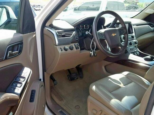 Chevrolet Tahoe 2016, 5.3L, 4x4, po gradobiciu Warszawa - zdjęcie 5