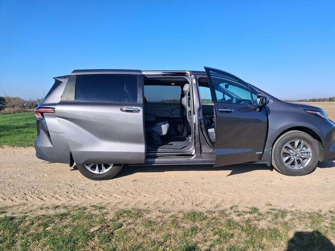 Toyota Sienna 2021 hybrid Suraż - zdjęcie 4