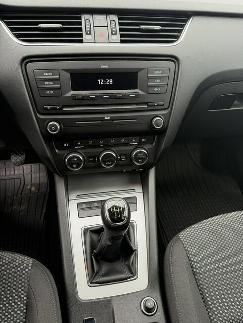 Škoda Octavia 1,2 Tsi 105ps ładna świeżo zarejestrowana  na pasku Bolesławiec - zdjęcie 9
