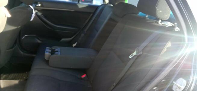 avensis 1,8 lpg opłacona z hakiem klima 4xel szyby do jazdy Warszawa - zdjęcie 2