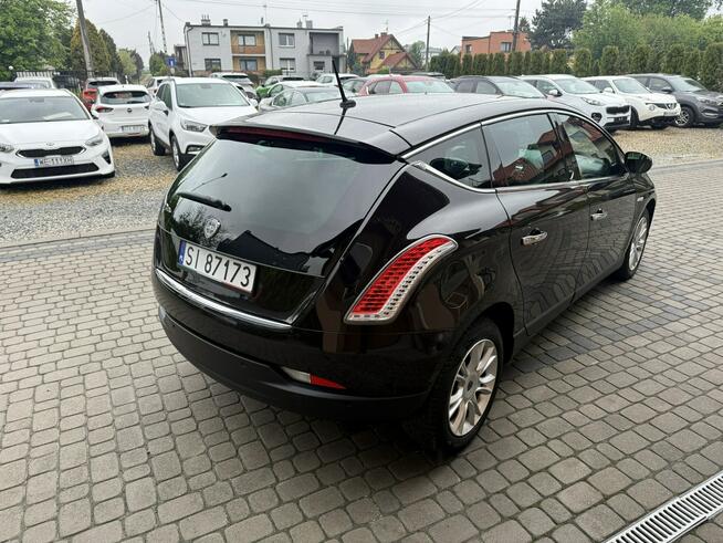 Lancia Delta 1,4 120KM  Klimatronik  Navi Orzech - zdjęcie 7