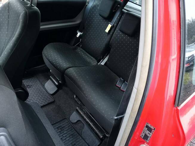 Toyota Yaris Janów Lubelski - zdjęcie 11