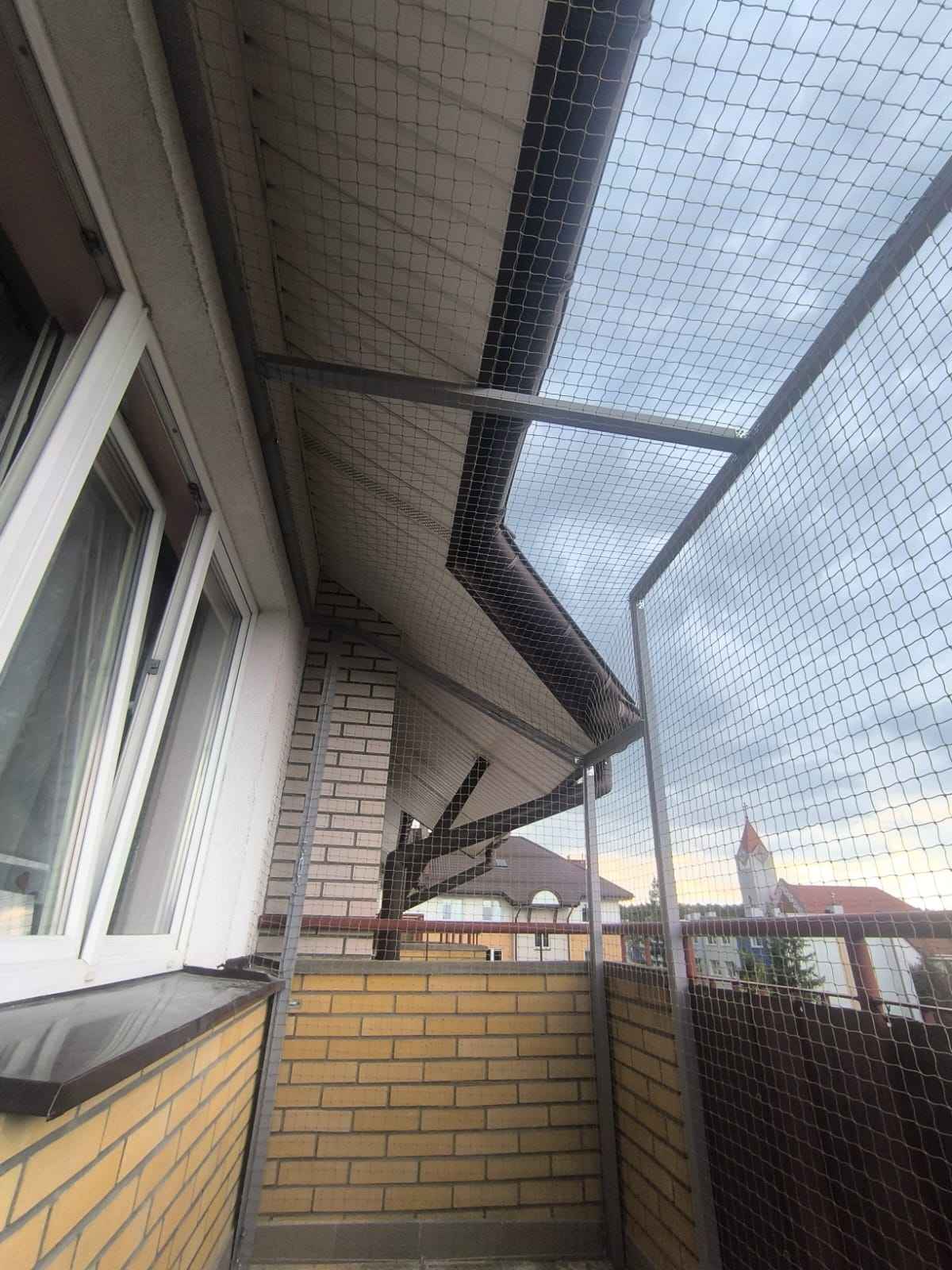 Zabezpieczamy balkony siatkami - bezpieczeństwo dla kotów Białystok - zdjęcie 4
