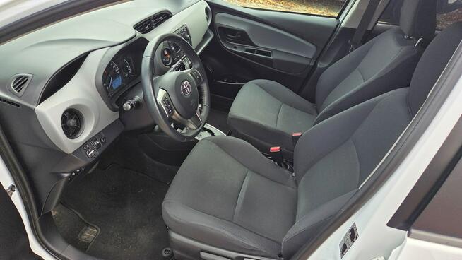Toyota Yaris 1.5 HSD 100KM Salon PL Bezwypadkowy Serwis Otwock Mały - zdjęcie 8