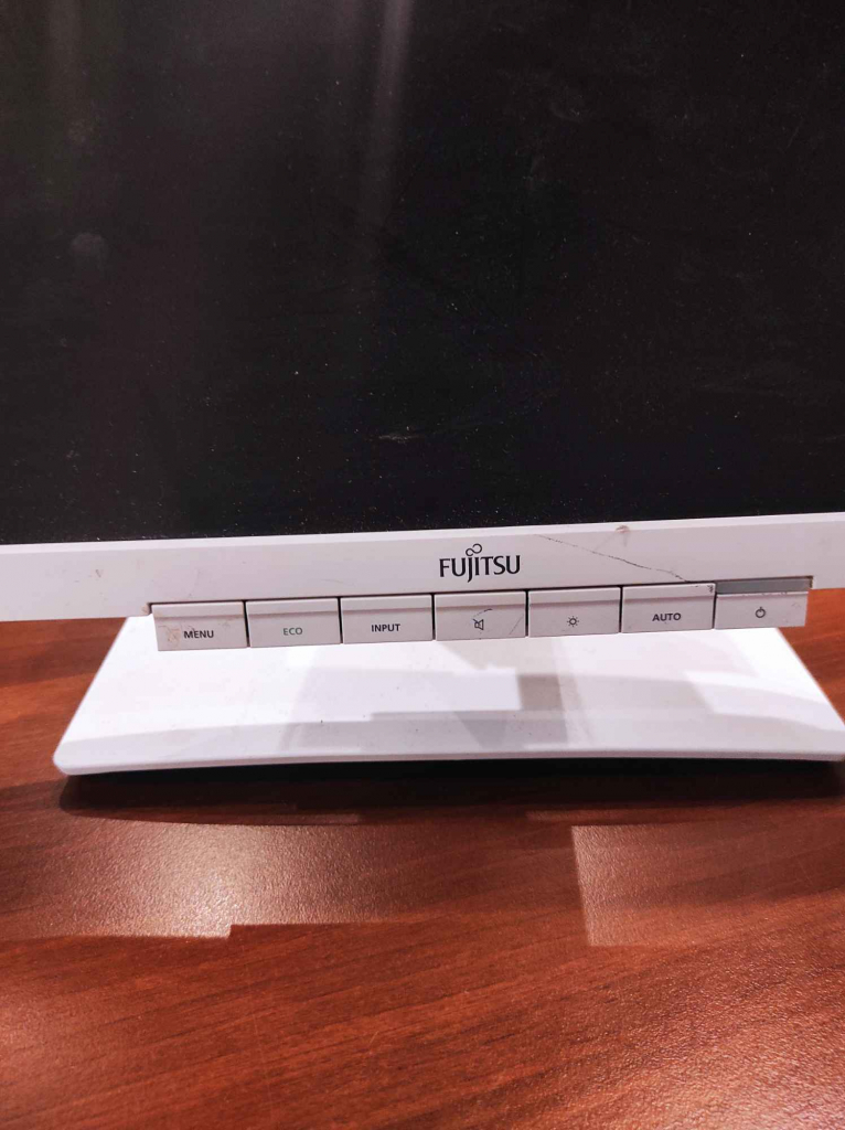 Syndyk sprzeda sprzęt komputerowy w postaci  10 monitorów Ursus - zdjęcie 9