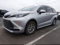 2025 TOYOTA SIENNA LE Sulejówek - zdjęcie 3