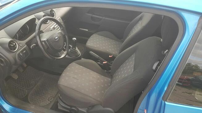 Ford Fiesta 1.3 benzyna 2004 r. w ładnym stanie Namysłów - zdjęcie 4