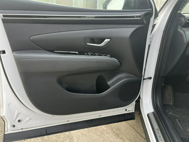 Hyundai Tucson w wersji Executive z elektryczną klapą bagażnika Piła - zdjęcie 10