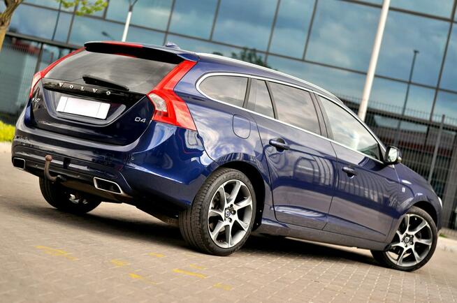 Volvo V60 LiFT Ocean Race 2,0 D4 181Km Ledy Skóra Navi Full Opcja Płock - zdjęcie 4