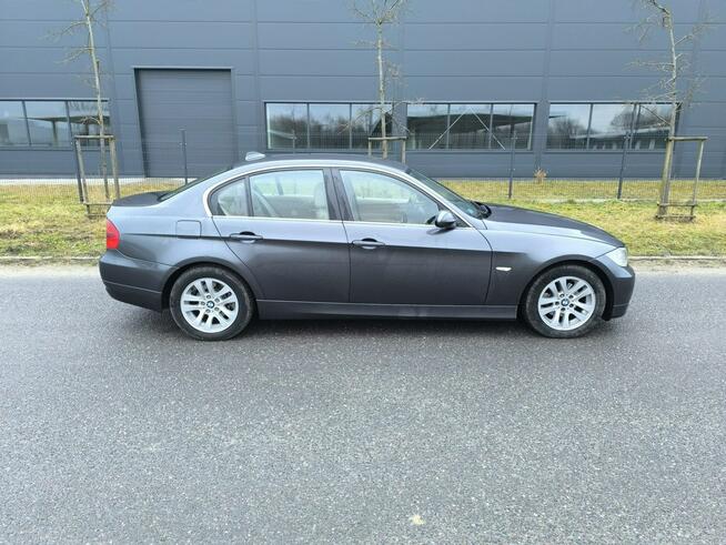 BMW 325 E90 2005r Automat FILM Klima Grzane Fotele Tempomat Alu Pabianice - zdjęcie 5