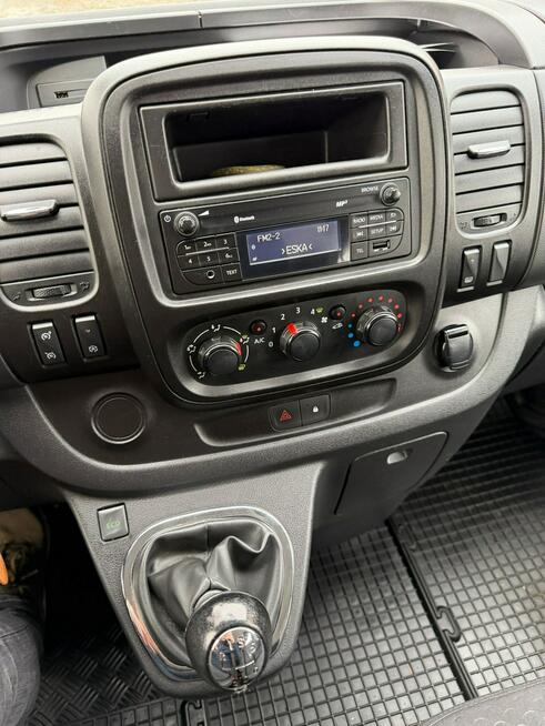 Opel Vivaro 1,6 120 9 osobowy  klimatyzacja x2 long Łodygowice - zdjęcie 9