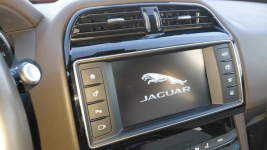 Jaguar F-Pace 2.0 w bogatej wersji Prestige Białystok - zdjęcie 10