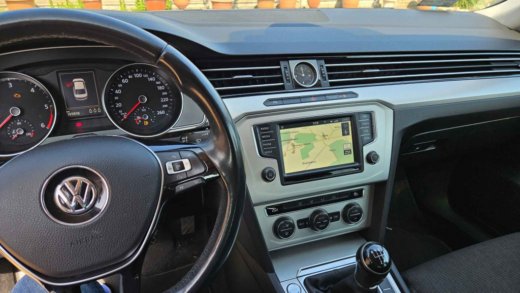 Sprzedam VW Passat B8 Comfortline Turek - zdjęcie 9