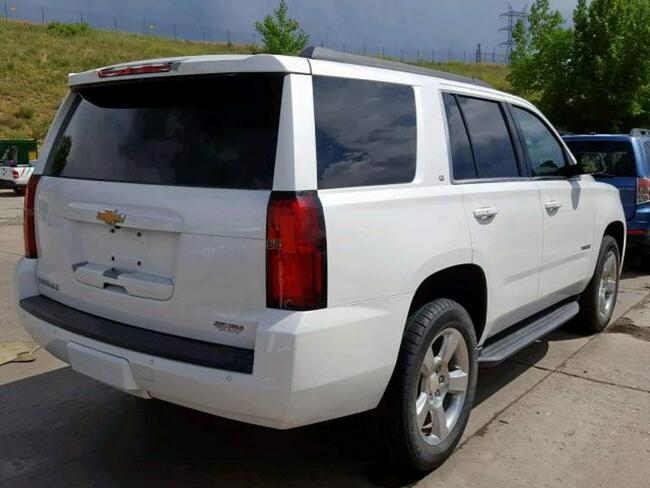 Chevrolet Tahoe 2016, 5.3L, 4x4, po gradobiciu Warszawa - zdjęcie 4