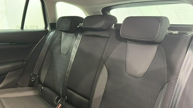 Skoda Octavia 2.0 TDI SCR Ambition Kombi Warszawa - zdjęcie 12