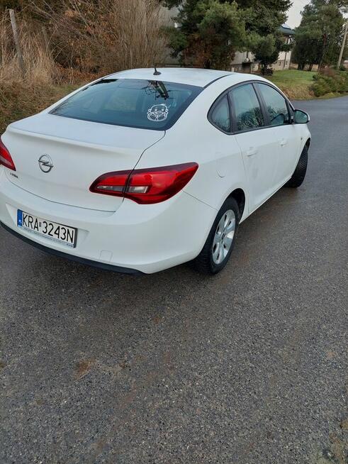 Opel Astra Michałowice - zdjęcie 2