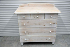 komoda z szufladami z drewna sosnowego - jak nowa