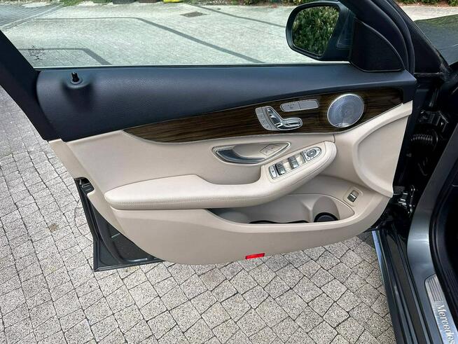Mercedes C300 W205 245KM Pakiet AMG Bogata Wersja Zarejestrowany PL Wrocław - zdjęcie 7