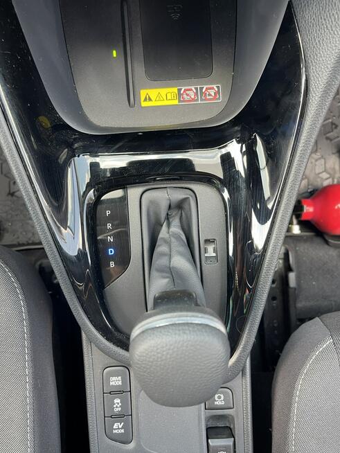 Toyota Yaris Hybryda Automat Kamera Podgrzewanie Virtual 130KM Gliwice - zdjęcie 8