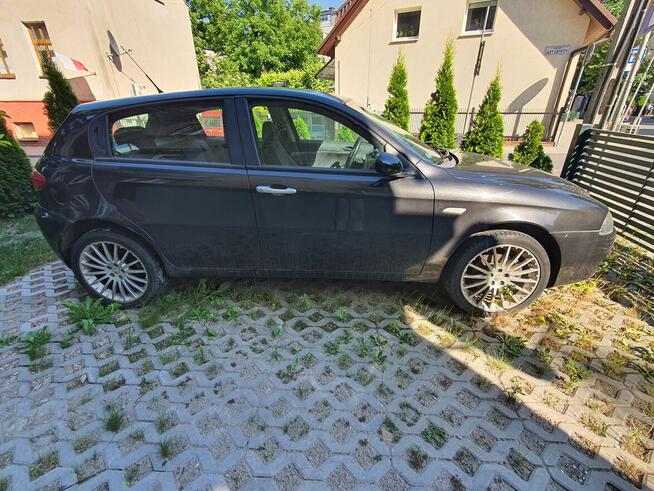 Syndyk sprzeda Alfa Romeo 147 Kraków - zdjęcie 4