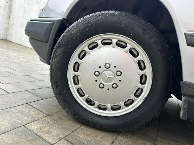 w124 automat 2.6 benzyna 6 cylindrów spr z Niemiec zarejestrowy Stok Lacki - zdjęcie 3