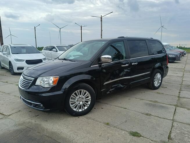 Chrysler Town &amp; Country Cross Country Limited Gizałki - zdjęcie 2