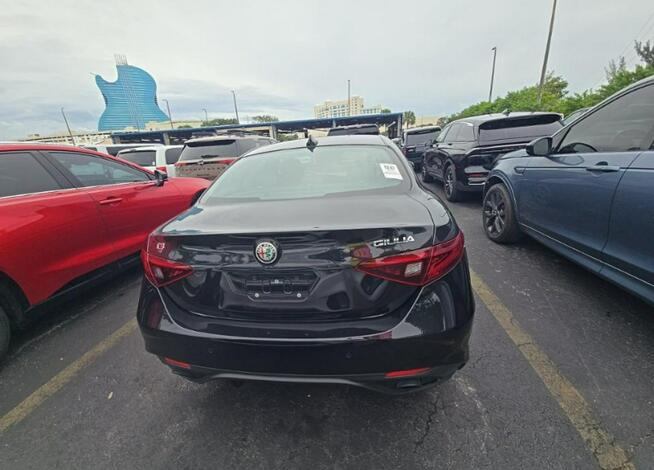Alfa Romeo Giulia VELOCE / niski przebieg Chwaszczyno - zdjęcie 6