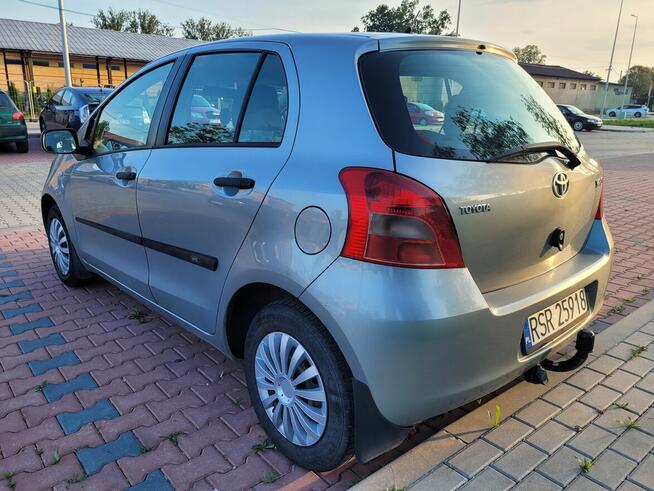 Toyota Yaris II 2008 benzyna 1.0 przebieg 218.tys Strzyżów - zdjęcie 4