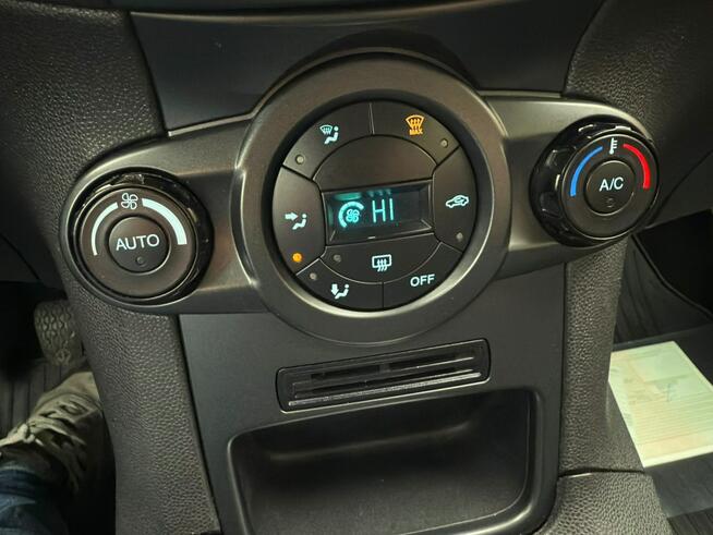 Ford Fiesta jak nowa !!! Niski oryginalny przebieg !!! Poznań - zdjęcie 4