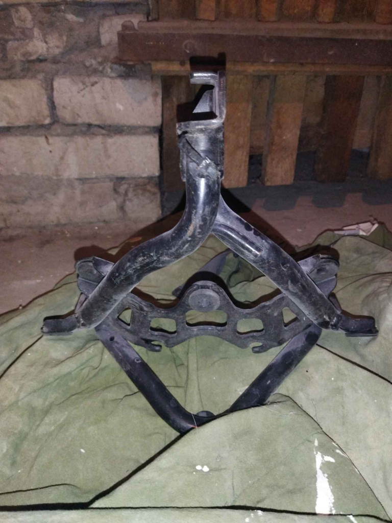 Stelaż do motoru Honda Praga-Południe - zdjęcie 4