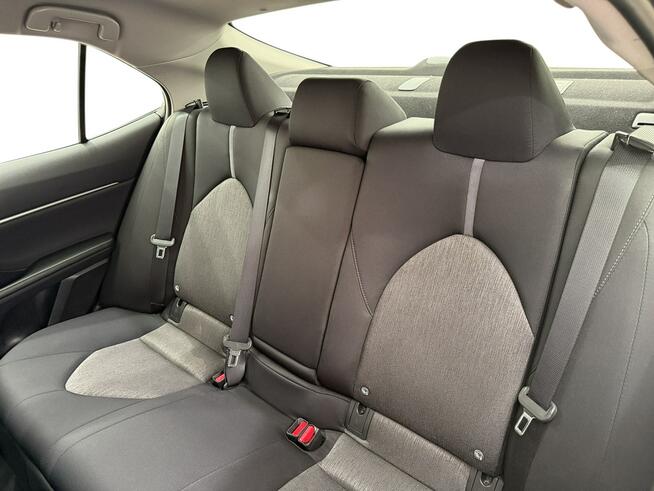 Toyota Camry 2.5 Hybrid Comfort CVT Sedan Warszawa - zdjęcie 12
