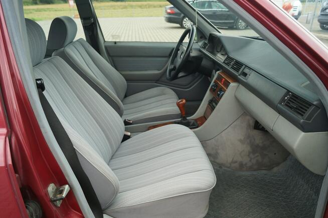 W124 200D Zadbany stan BDB Goczałkowice-Zdrój - zdjęcie 12