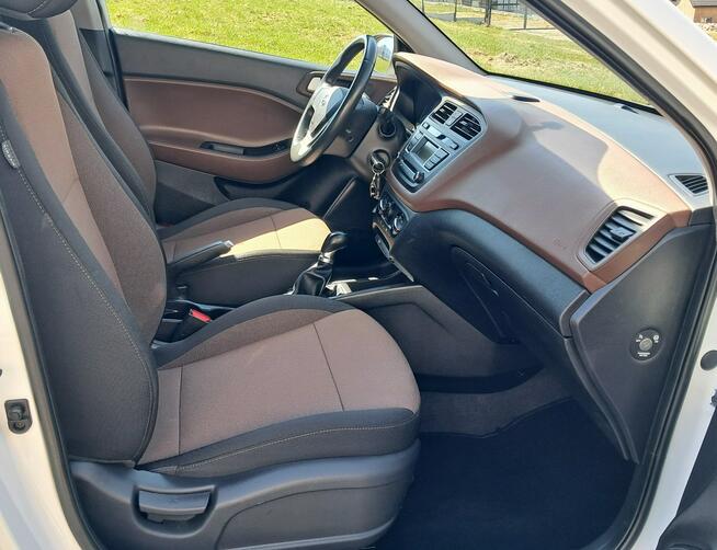 Hyundai i20 1.2 Benzyna 75 KM Cisiec - zdjęcie 12