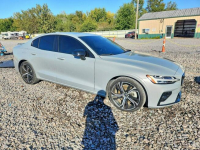 Volvo S60 Najwyższa wersja wyposażenia ULTIMATE / AWD / B5