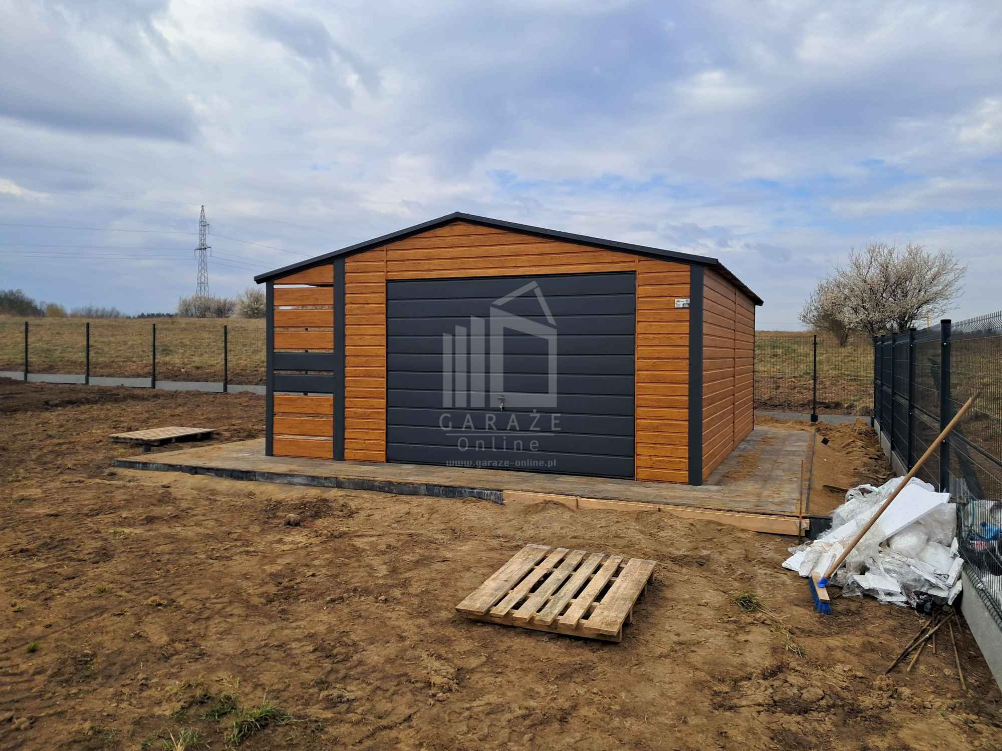 Garaż blaszany 4x5m + wiata 1x5m brama drzwi okno  dach ID988 Morąg - zdjęcie 4