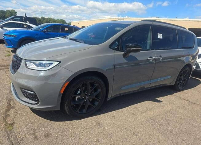 Chrysler Pacifica LIMITED / pakiet S / niski przebieg Tarnów - zdjęcie 1