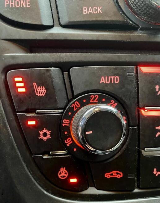 Opel Astra J - Mega Wyposażenie - BEZWYPADKOWA - KOLOR Legionowo - zdjęcie 9