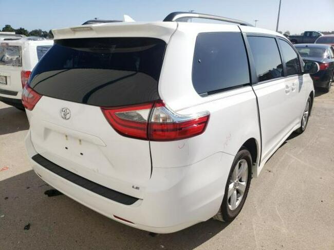 Toyota Sienna 2020, 3.5L, wersja LE, porysowany lakier Warszawa - zdjęcie 5