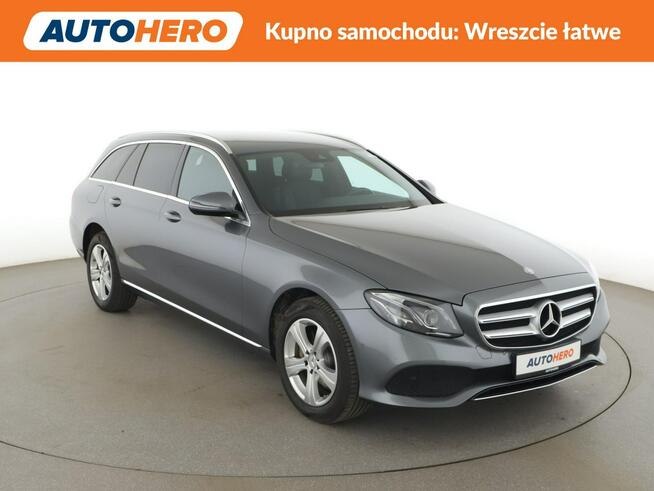 Mercedes E 200 full led navi kamera grzane fotele hak automat Warszawa - zdjęcie 10