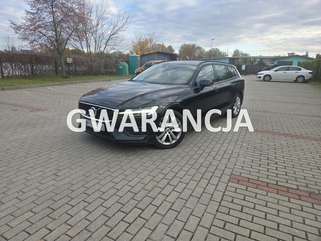 Volvo V60 2018r 2.0 Diesel 150KM Ledy Alu Navi z GWARANCJĄ Kadłubówka - zdjęcie 1