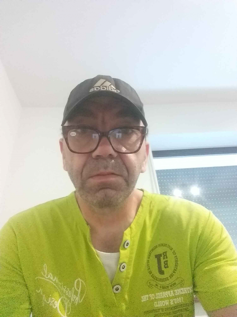 Witam chciałbym poznać zwykłą fajną kobietę , pozdrawiam Tomek . Ostrzeszów - zdjęcie 1