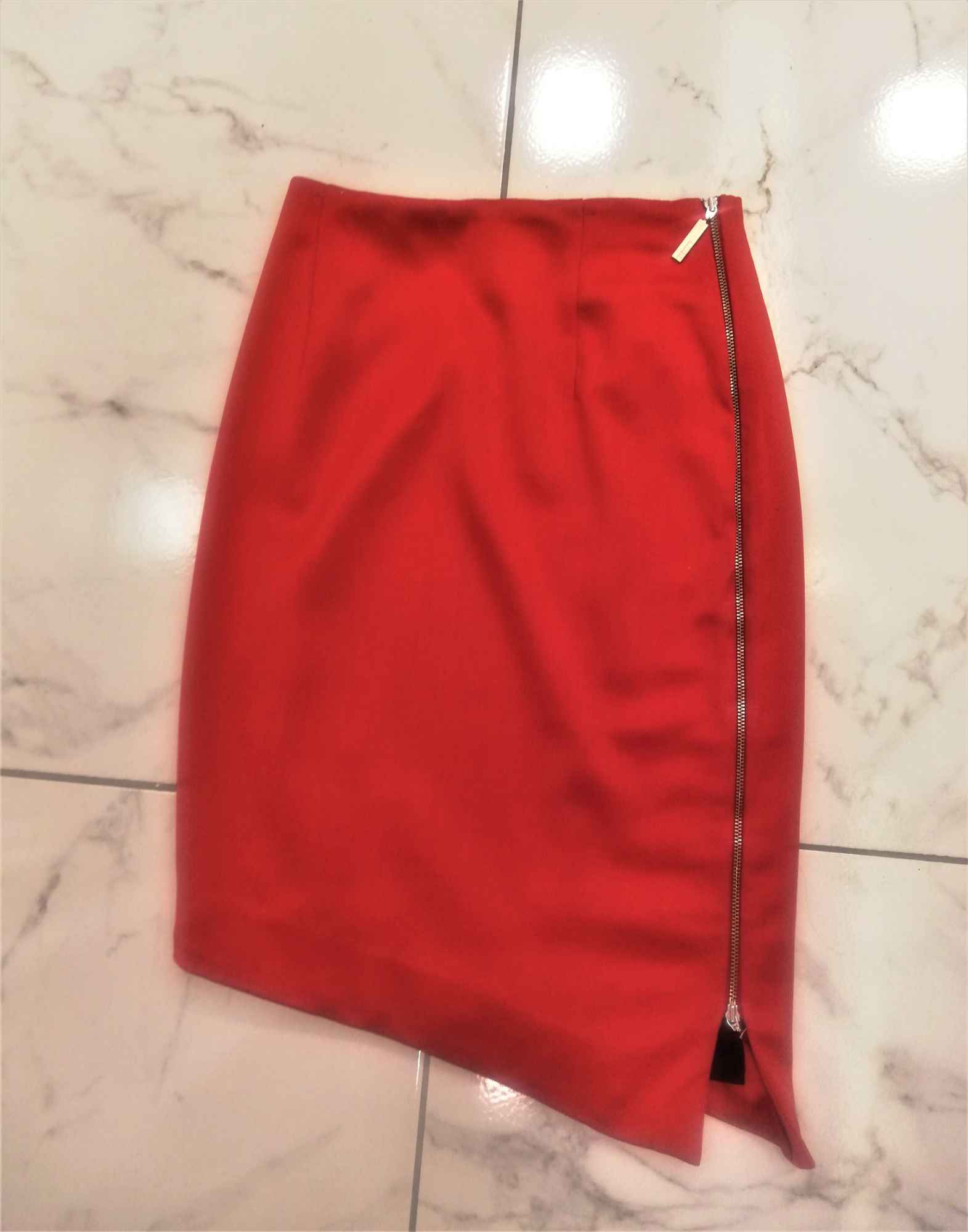 Stylowa, czerwona spódnica z zamkiem z boku Simple Bemowo - zdjęcie 1
