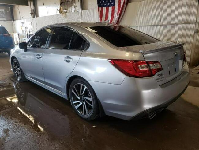 Subaru Legacy 2019, 2.5L, 4x4, po gradobiciu Warszawa - zdjęcie 3